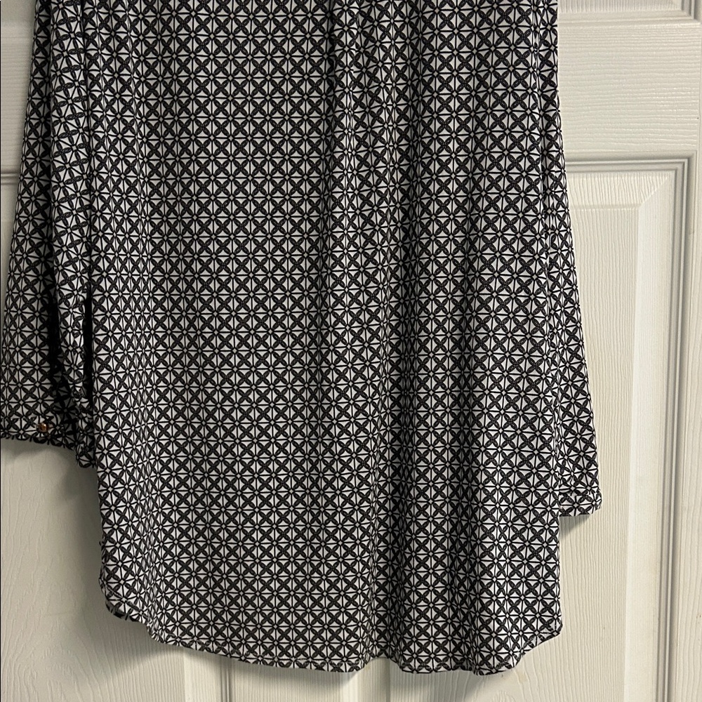 Dana Buchman Black and White Patterned Blouse - Picture 10 of 12